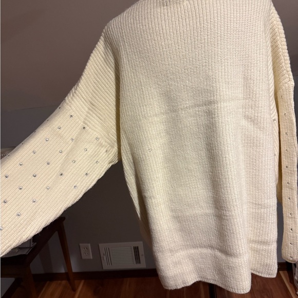 FATE sweater - Picture 5 of 7